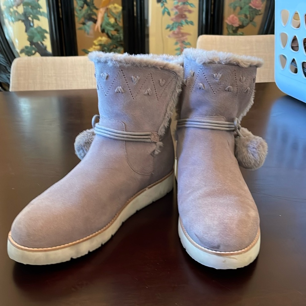 Jack Rogers gray boots size 8.5